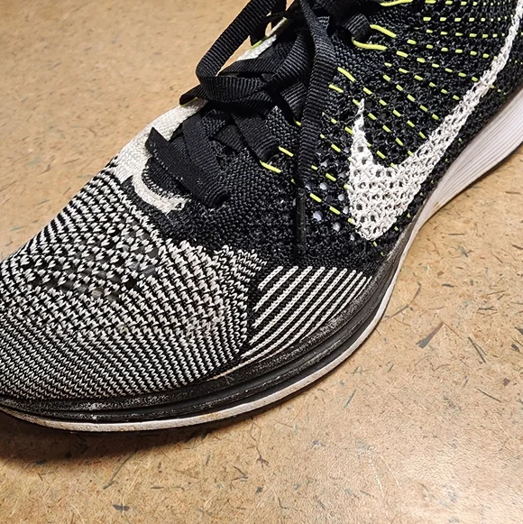Nike Flyknit Racer Women's Size 7 - Picture 13 of 13